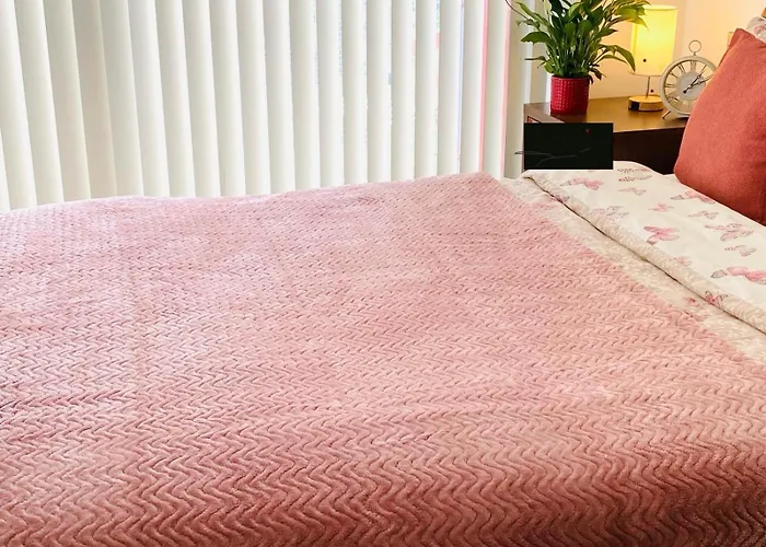 North Greenwhich Homestay